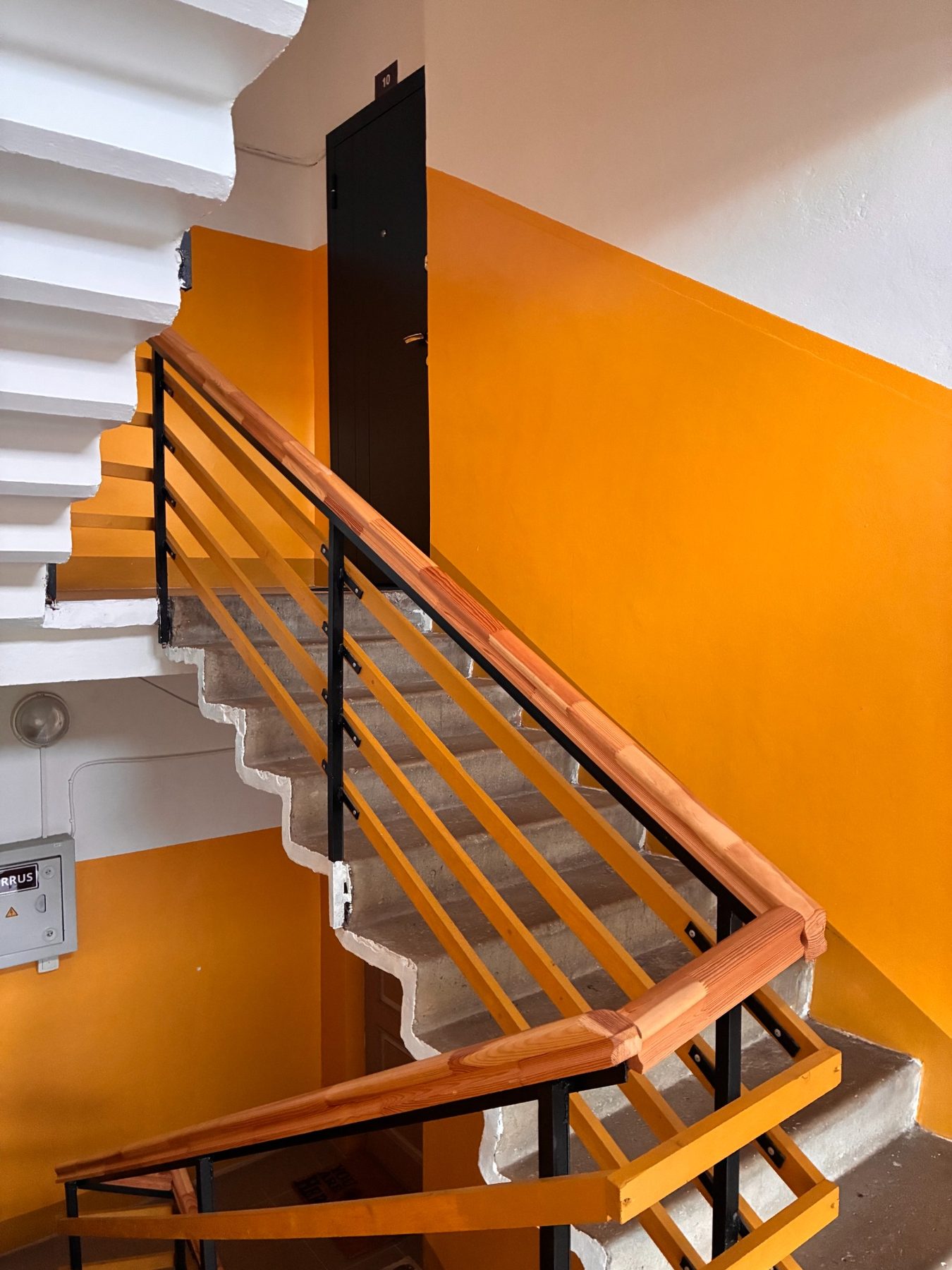 Piibelehe tee 6 finished stairwell.