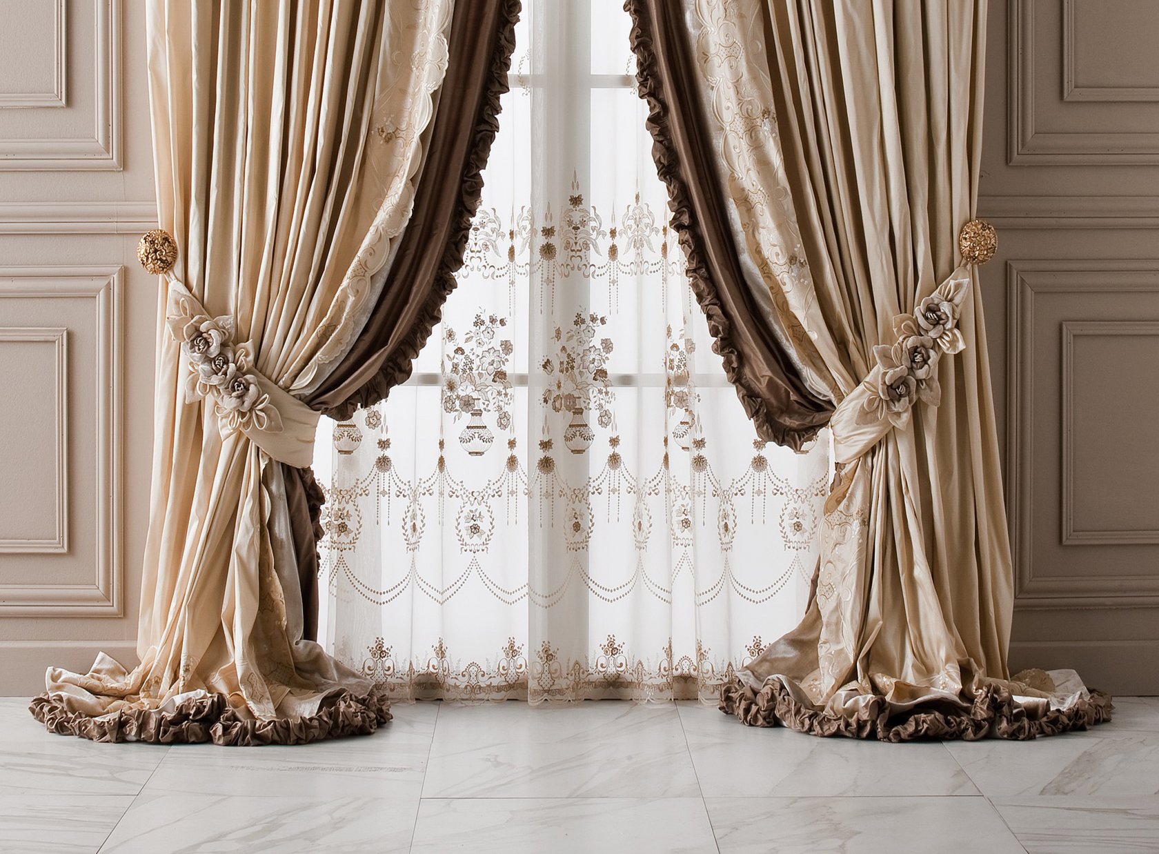 Classic layered window textile composition